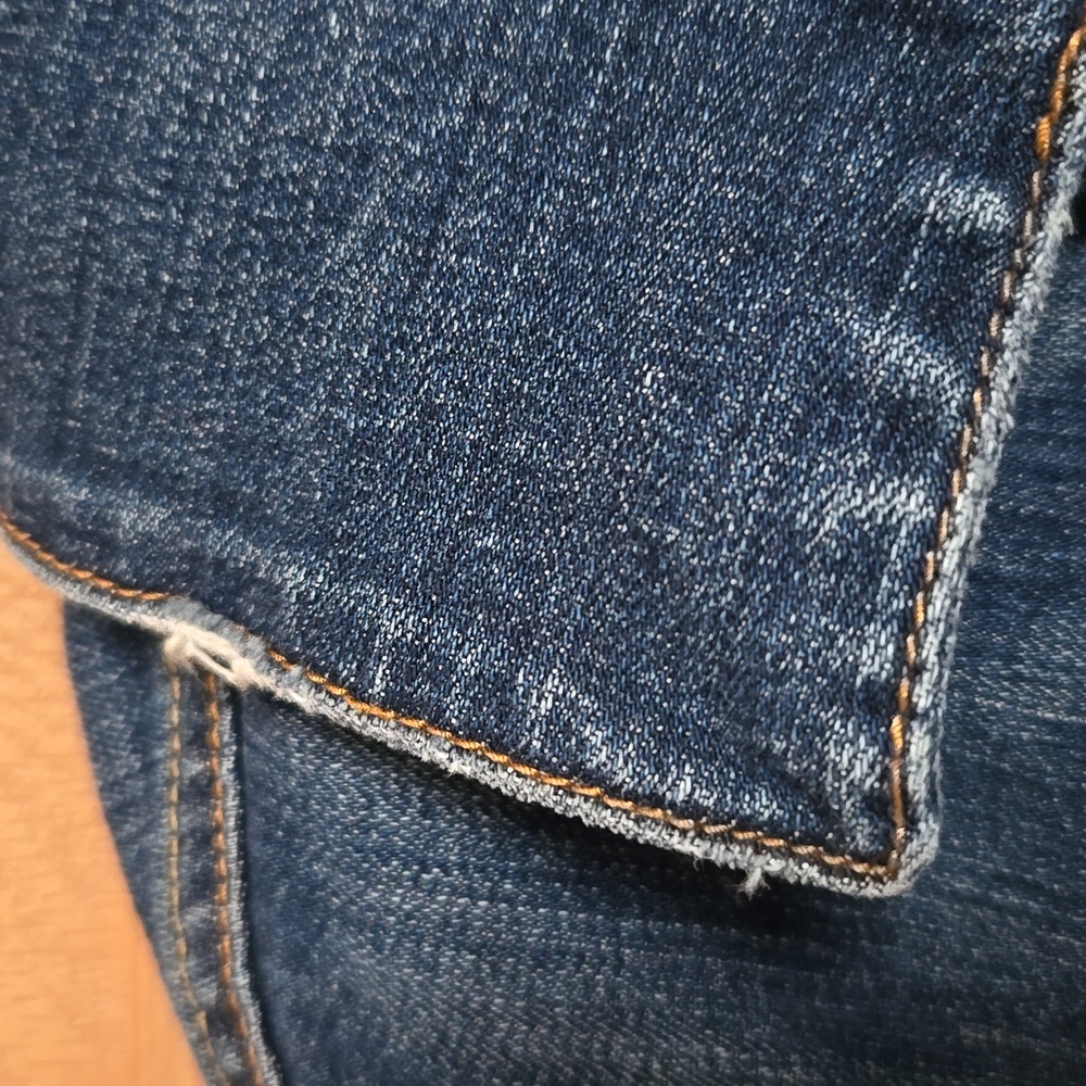 Levi’s Womens Trucker Denim Distressed Jean Jacket - Picture 10 of 11